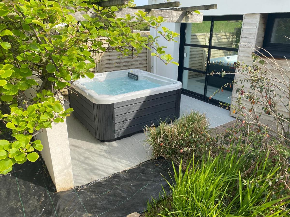 Maison Montmarin: Seaside Villa with Spa in Northern Brittany Locquenole Exterior photo